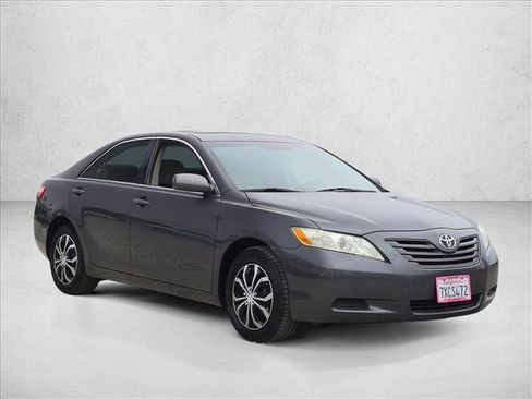 Used 2009 Toyota Camry LE FWD image 4