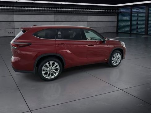 Used 2026 Toyota Highlander Limited image 8