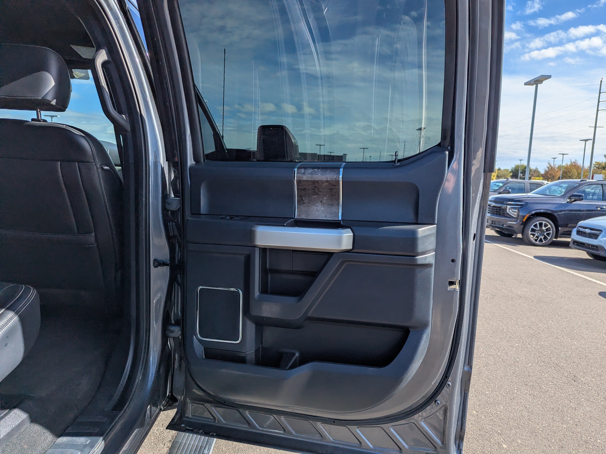 Used 2022 Ford F250 Lariat w/ Lariat Ultimate Package AWD/4WD image 40
