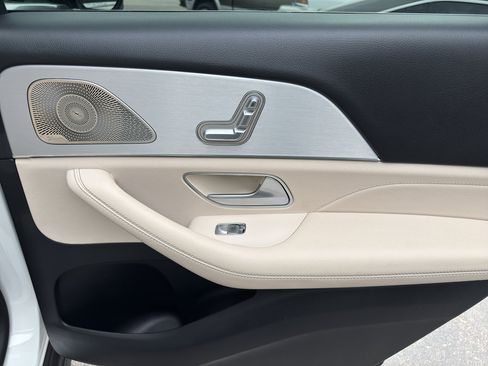 Used 2025 Mercedes-Benz GLS 450 4MATIC image 35