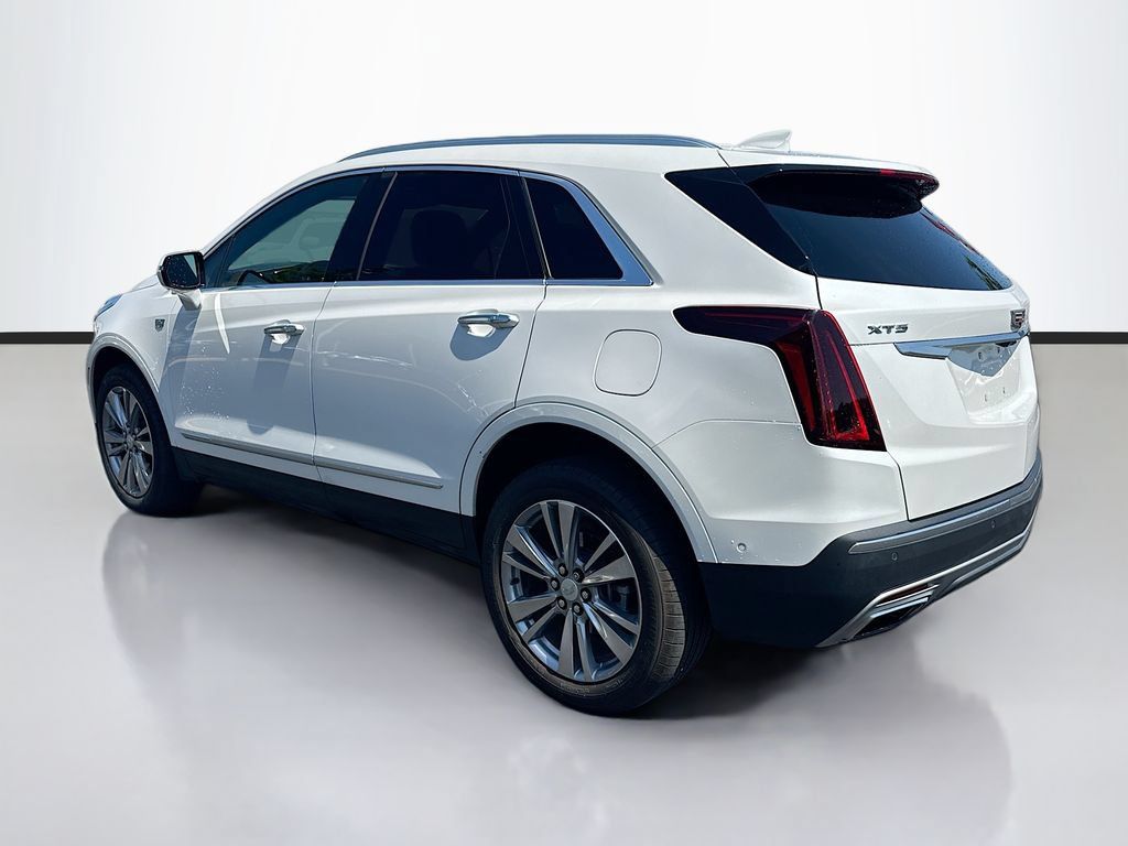 Used 2023 Cadillac XT5 Premium Luxury w/ Technology Package FWD image 5