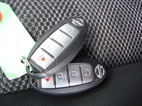 Used 2021 Nissan Rogue Sport SV AWD/4WD image 38