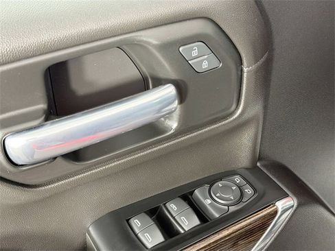 Used 2019 GMC Sierra 1500 SLE image 16