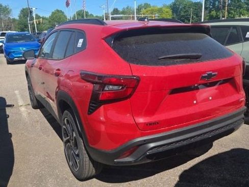 New 2026 Chevrolet Trax RS w/ Driver Confidence Package FWD image 4