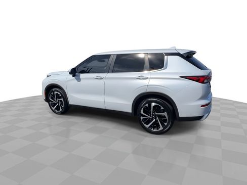 Used 2022 Mitsubishi Outlander SE FWD image 5