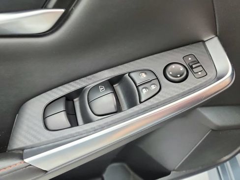 Used 2025 Nissan Sentra SR FWD image 33