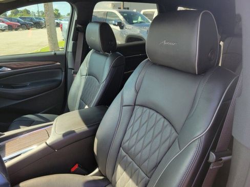 Used 2024 Buick Enclave Avenir w/ Avenir Technology Package image 14