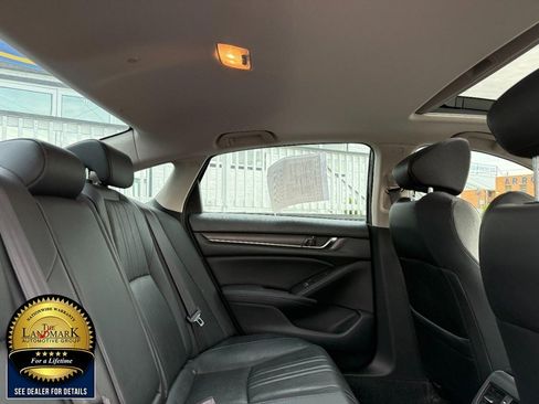Used 2018 Honda Accord Touring image 16