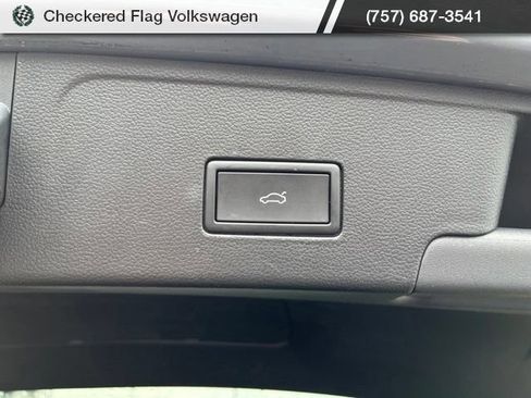Used 2025 Volkswagen Atlas Cross Sport SEL AWD/4WD image 34