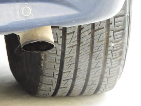 Used 2014 Chrysler Town & Country Touring-L image 16