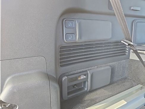 Used 2023 Rivian R1S Launch Edition image 67