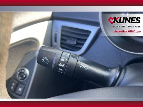 Used 2017 Hyundai Elantra GT image 13