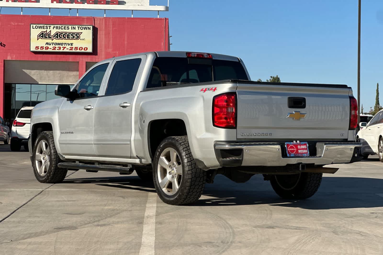 Used 2017 Chevrolet Silverado 1500 LT w/ All Star Edition AWD/4WD image 6