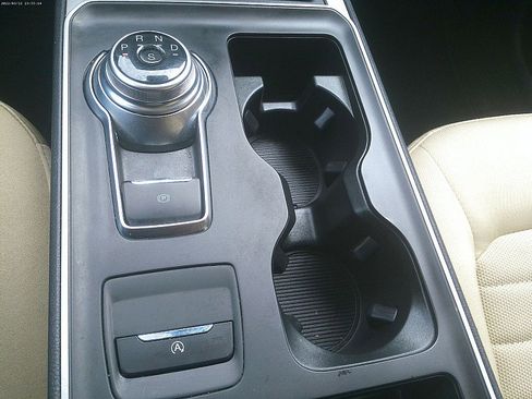 Used 2023 Ford Edge SE image 17