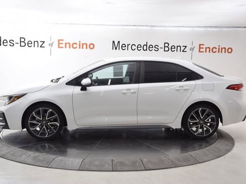 Used 2020 Toyota Corolla SE image 3