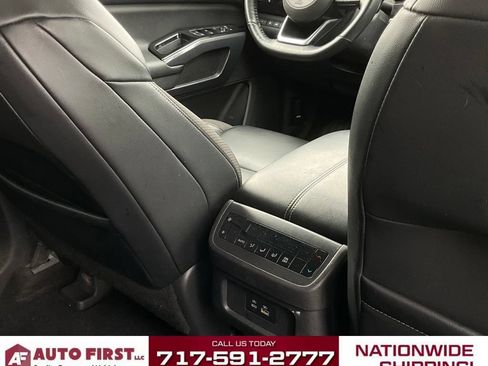 Used 2022 Nissan Pathfinder SL AWD/4WD image 12