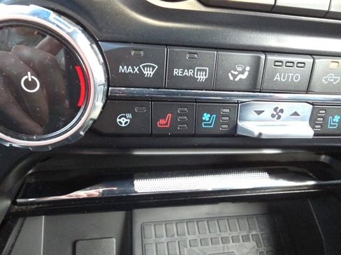 Certified 2022 Ford F150 Lariat w/ Equipment Group 502A High image 19