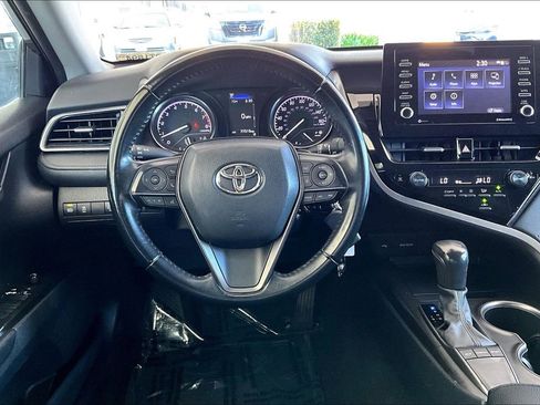 Certified 2022 Toyota Camry SE image 8