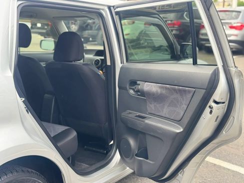 Used 2012 Scion xB FWD image 27