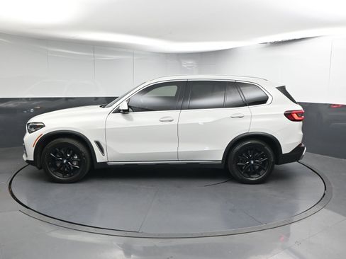 Used 2023 BMW X5 xDrive40i w/ Premium Package image 2
