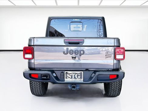 Used 2021 Jeep Gladiator Sport image 5
