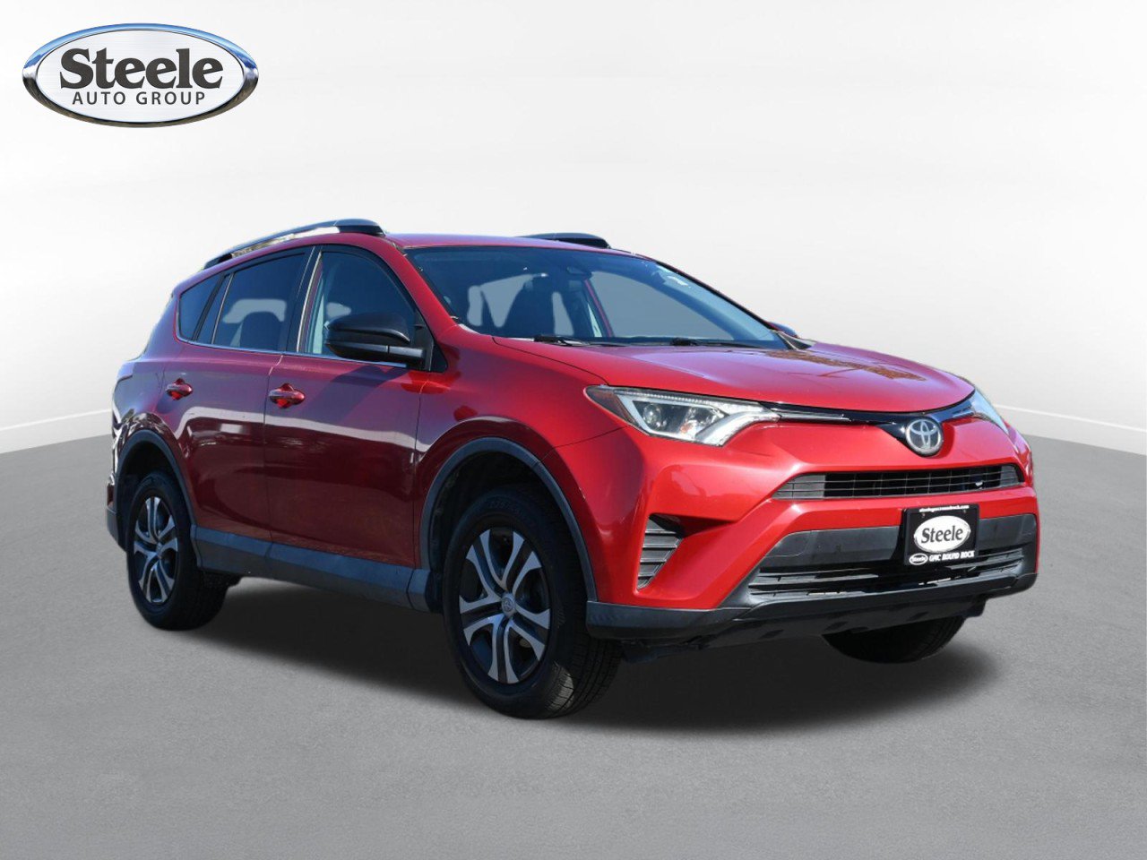 Used 2017 Toyota RAV4 LE FWD image 3