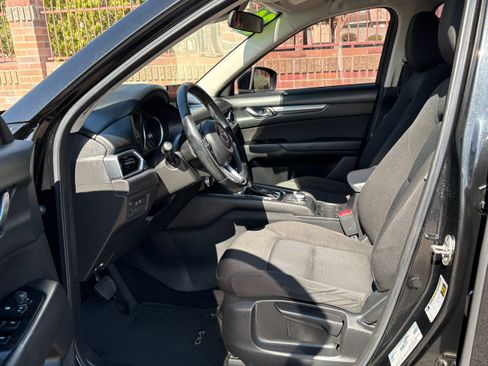 Used 2020 MAZDA CX-5 Sport FWD image 6