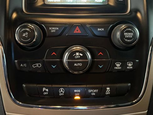 Used 2017 Jeep Grand Cherokee Laredo w/ Quick Order Package 23E AWD/4WD image 16