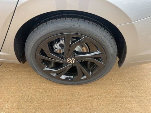 New 2026 Volkswagen Jetta SE image 10