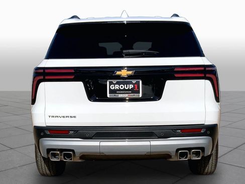 Certified 2025 Chevrolet Traverse LT FWD image 5