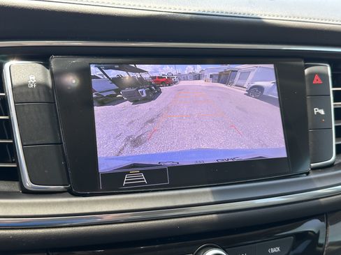 Used 2020 Buick Enclave Essence FWD image 26