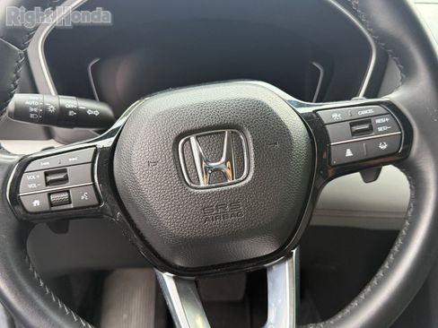 Certified 2025 Honda Pilot Touring image 11