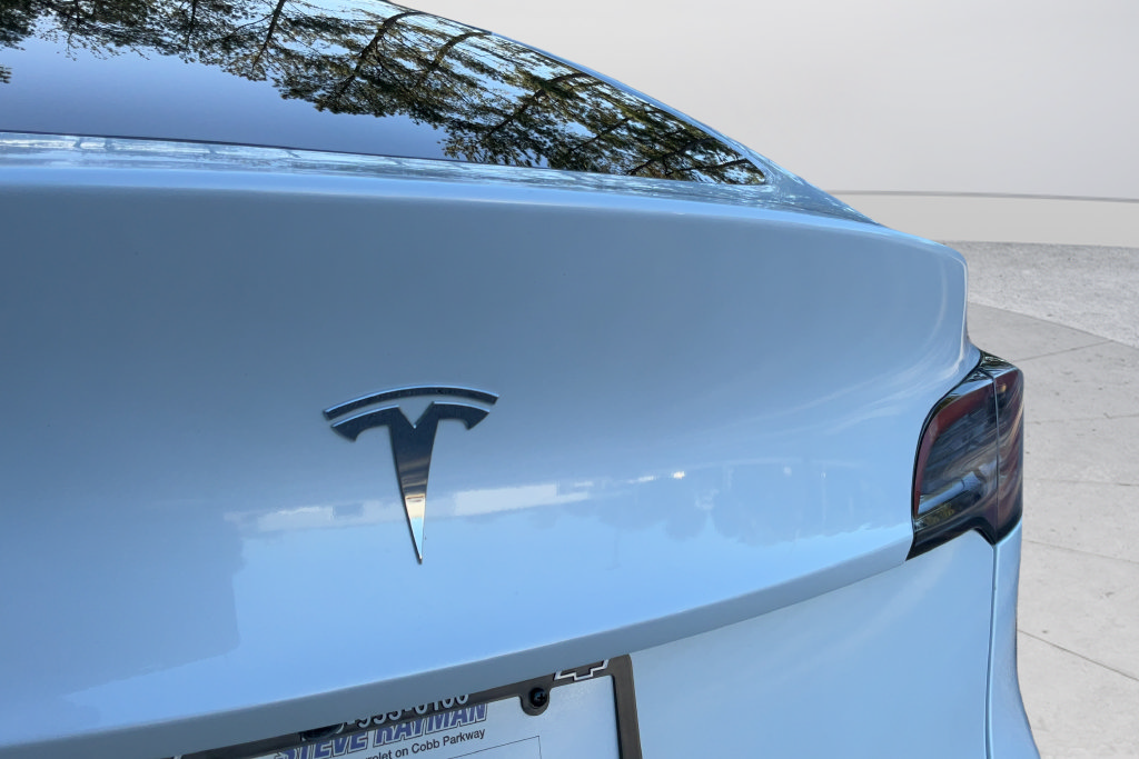 Used 2024 Tesla Model Y 2WD image 28