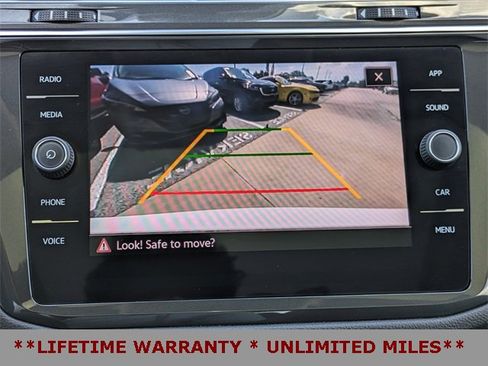 Used 2023 Volkswagen Tiguan SE image 24