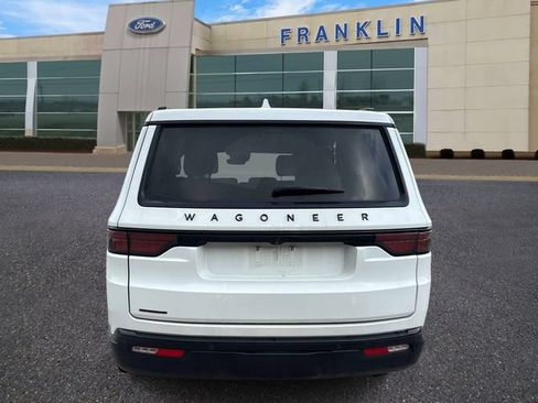 Used 2023 Jeep Wagoneer Series II AWD/4WD image 6