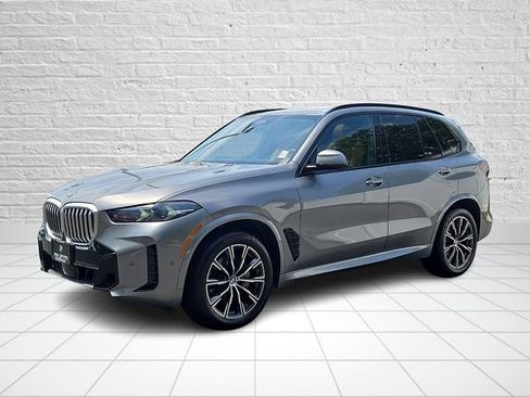 Used 2024 BMW X5 xDrive40i w/ M Sport Package AWD/4WD image 3