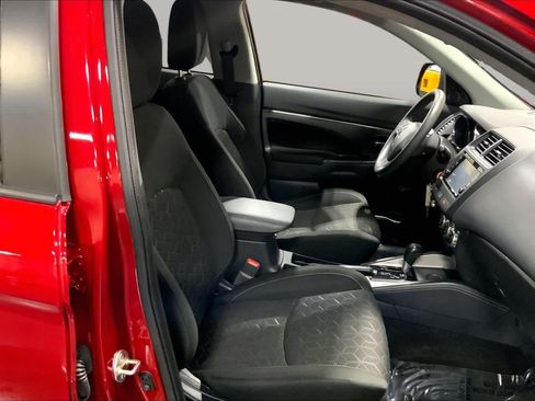 Used 2022 Mitsubishi Outlander Sport ES FWD image 9
