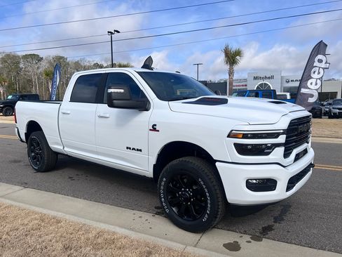 New 2026 RAM 2500 Laramie AWD/4WD image 2