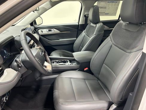 New 2026 Ford Explorer Active w/ Active Comfort Package image 9