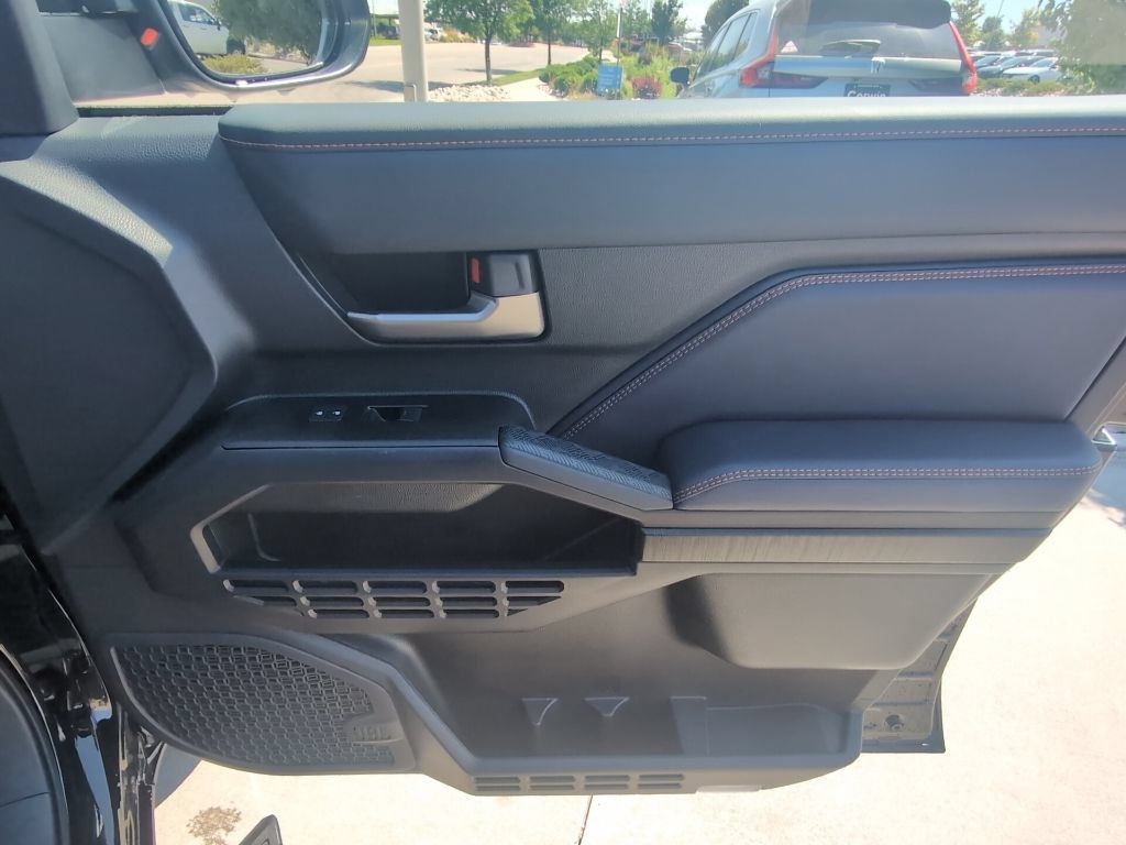 Used 2025 Toyota 4Runner Platinum AWD/4WD image 29