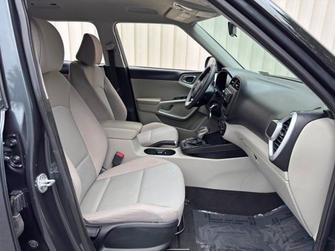 Used 2022 Kia Soul LX FWD image 14