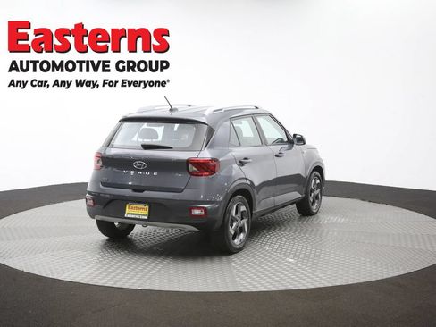 Used 2025 Hyundai Venue SEL FWD image 39