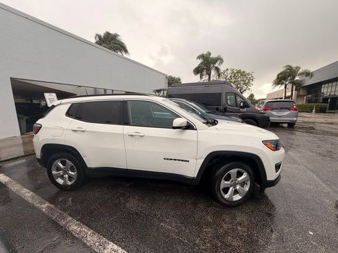 Used 2018 Jeep Compass Latitude w/ Popular Equipment Group image 2