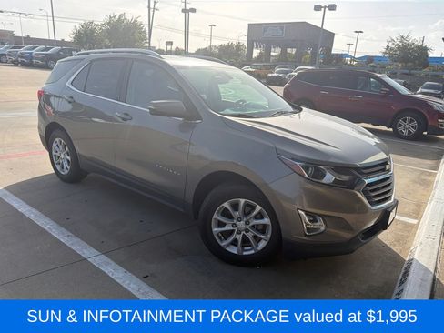 Used 2018 Chevrolet Equinox LT w/ Sun & Infotainment Package AWD/4WD image 3