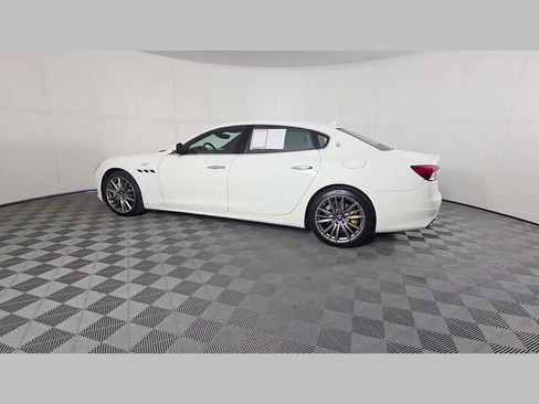 Used 2023 Maserati Quattroporte GT RWD image 44