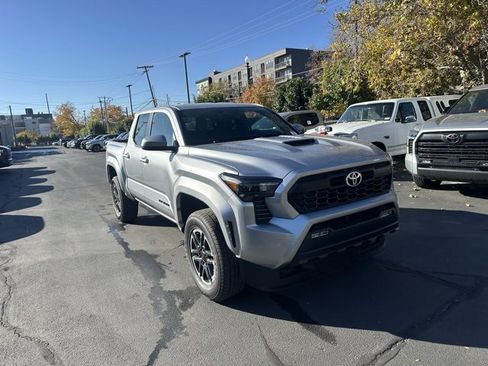 New 2025 Toyota Tacoma TRD Sport image 2