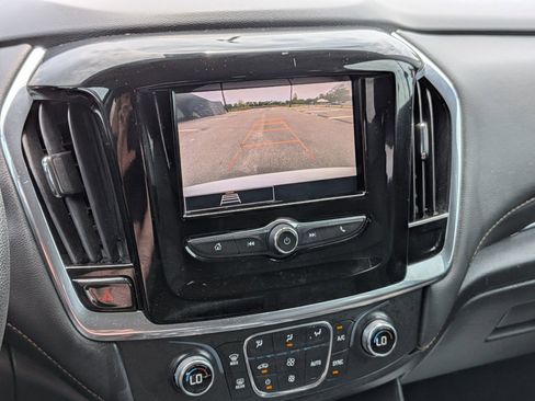 Used 2021 Chevrolet Traverse LS FWD image 14