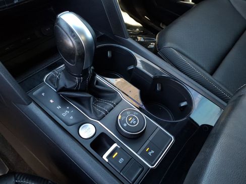 Certified 2023 Volkswagen Atlas Cross Sport SE w/ Panoramic Sunroof Package image 31