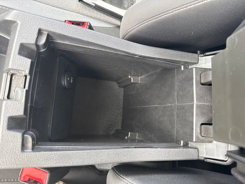Used 2018 Ford Escape SE FWD image 19