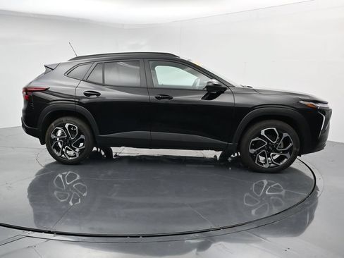 Used 2025 Chevrolet Trax RS w/ Driver Confidence Package FWD image 9